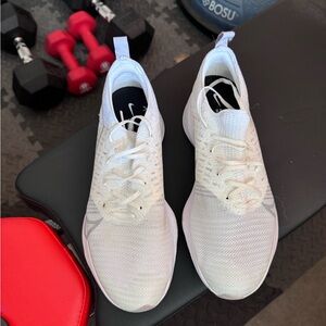 Nike Zoomx Invincible run flyknit women’s size 9.5
